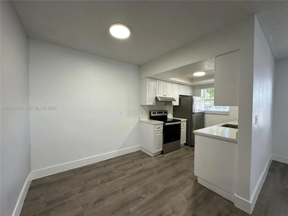 3660 NE 11th Ave #4 Oakland Park, FL 33334