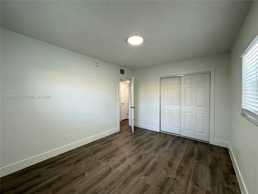 3660 NE 11th Ave #4 Oakland Park, FL 33334