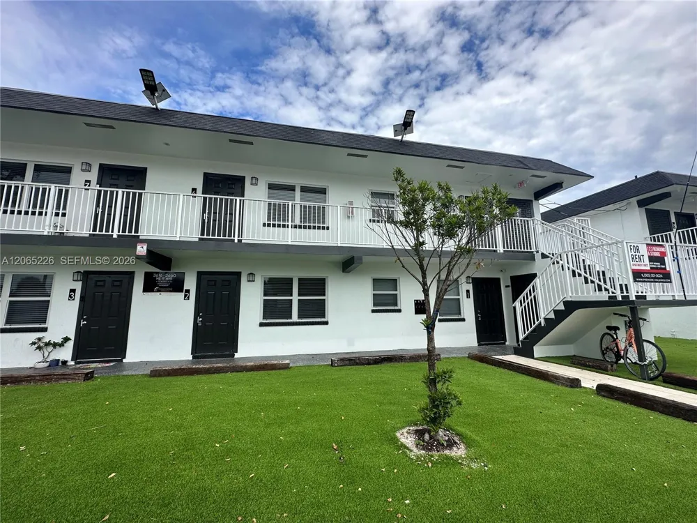 3660 NE 11th Ave #4 Oakland Park, FL 33334