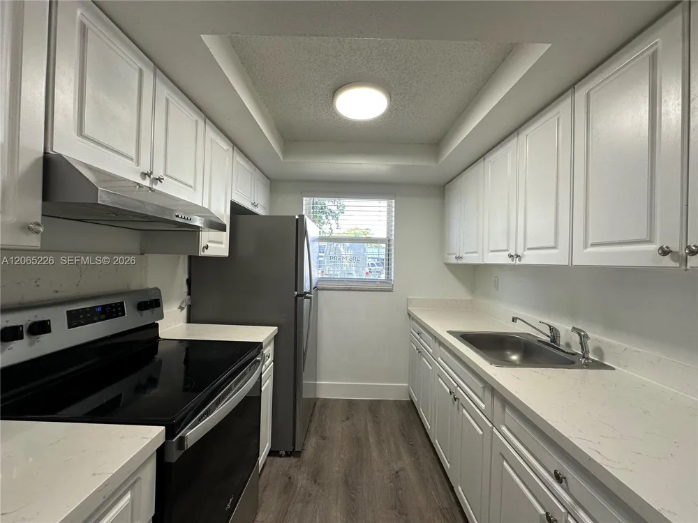 3660 NE 11th Ave #4 Oakland Park, FL 33334