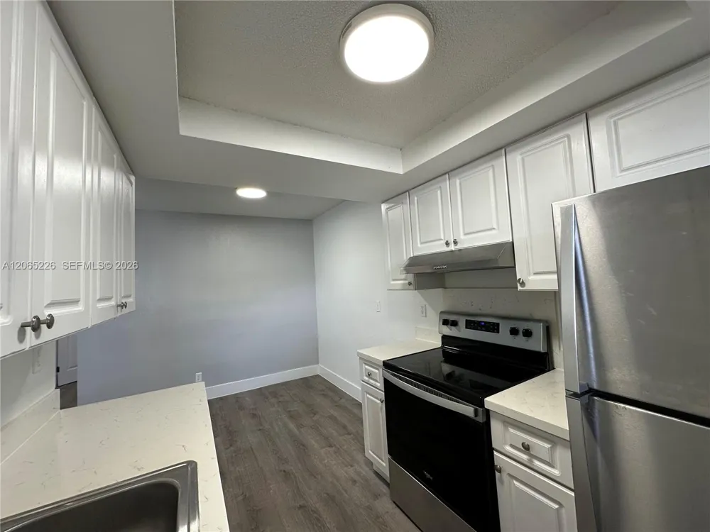 3660 NE 11th Ave #4 Oakland Park, FL 33334