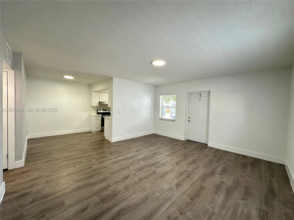 3660 NE 11th Ave #4 Oakland Park, FL 33334