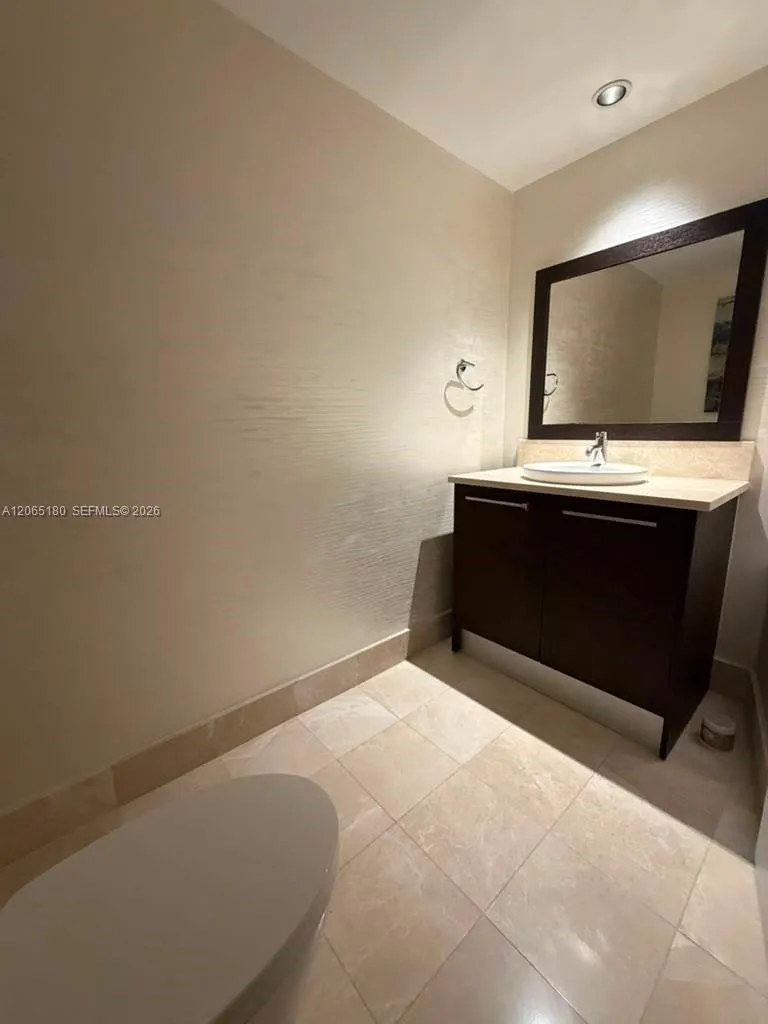 17121 Collins Ave #1208 Sunny Isles Beach, FL 33160