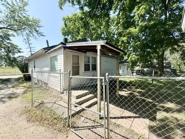 1709 Hickory Street Alma City, MI 48801