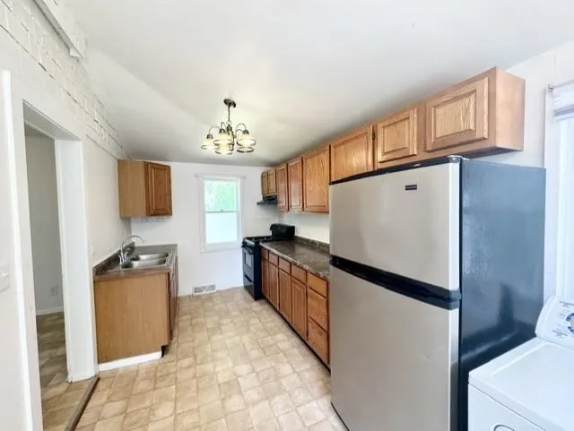 1709 Hickory Street Alma City, MI 48801