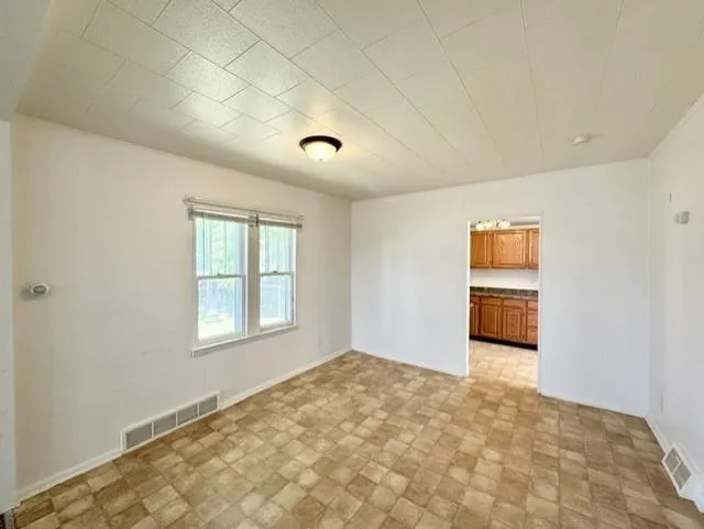 1709 Hickory Street Alma City, MI 48801