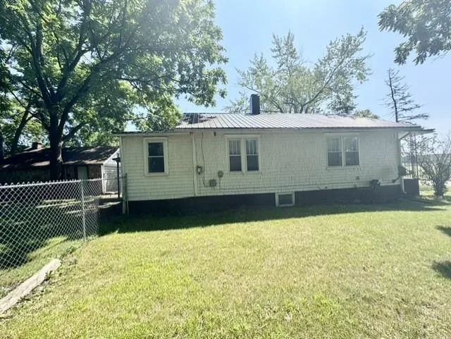 1709 Hickory Street Alma City, MI 48801