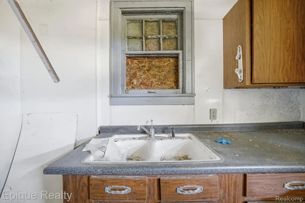 1311 Scott Avenue Port Huron City, MI 48060