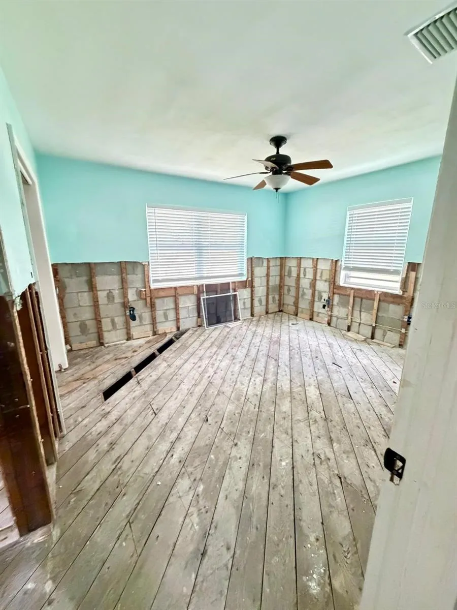 8209 PAPAYA STREET Port Richey, FL 34668
