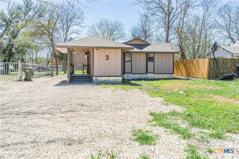 3 E Avenue Avenue
