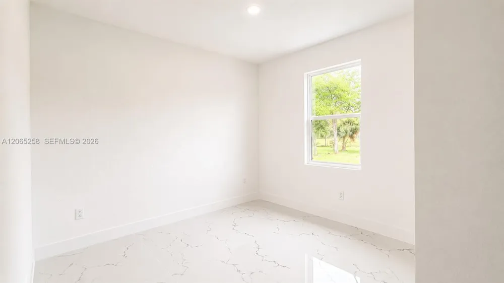 3052 S Beechwood Cir La Belle, FL 33935