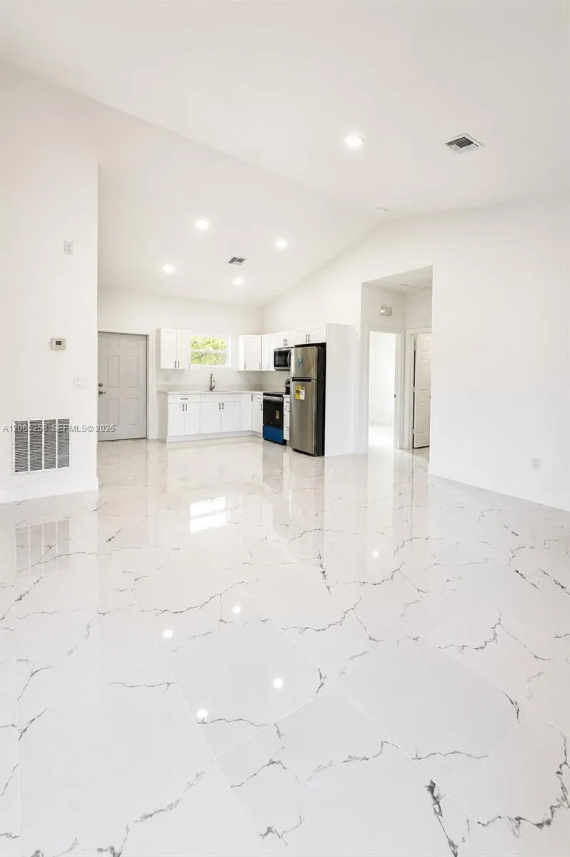 3052 S Beechwood Cir La Belle, FL 33935