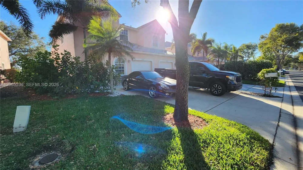 10702 Pelican Dr Wellington, FL 33414