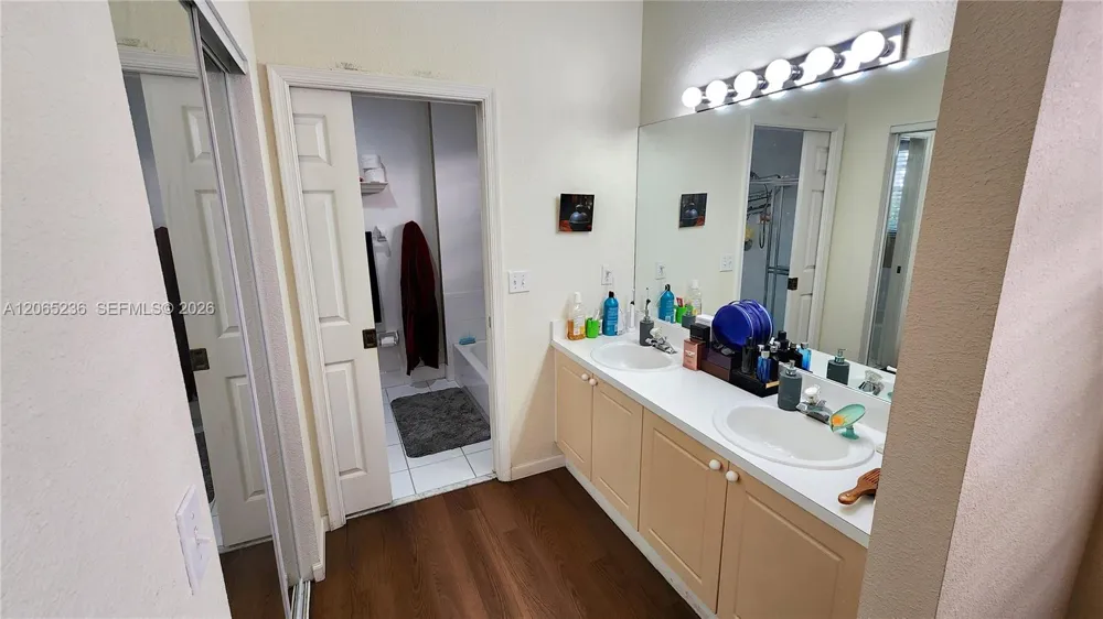 10702 Pelican Dr Wellington, FL 33414