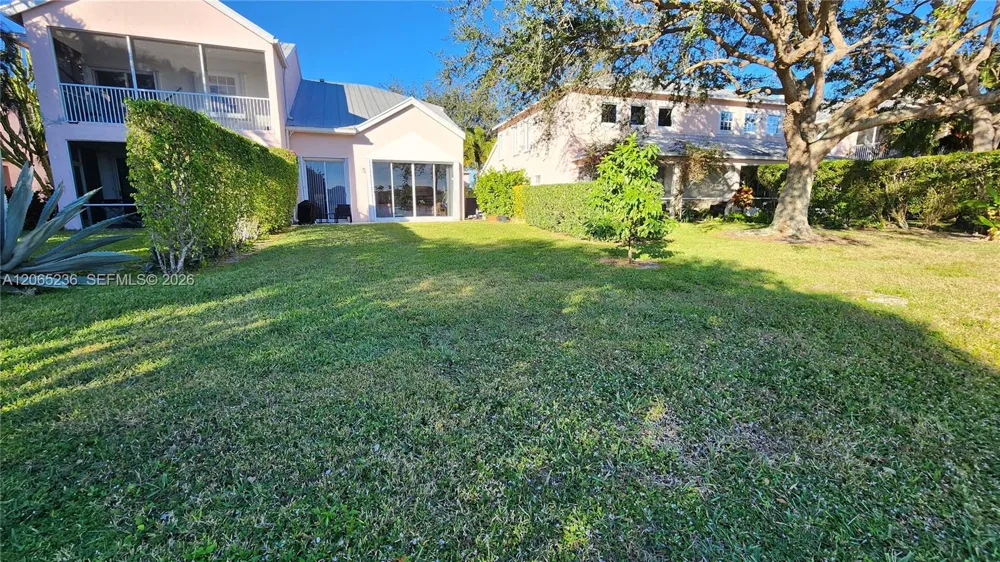 10702 Pelican Dr Wellington, FL 33414