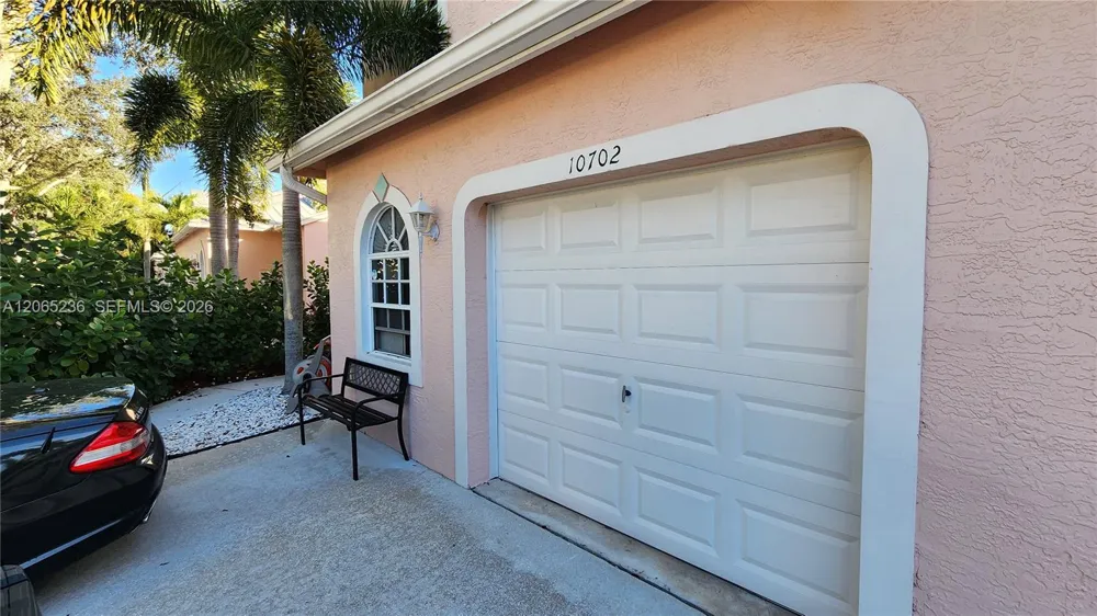 10702 Pelican Dr Wellington, FL 33414
