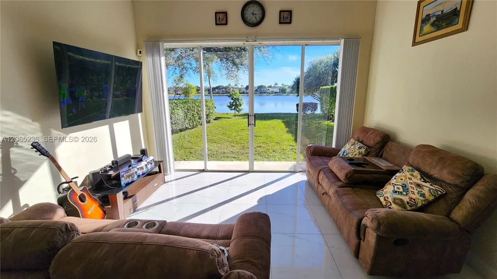 10702 Pelican Dr Wellington, FL 33414