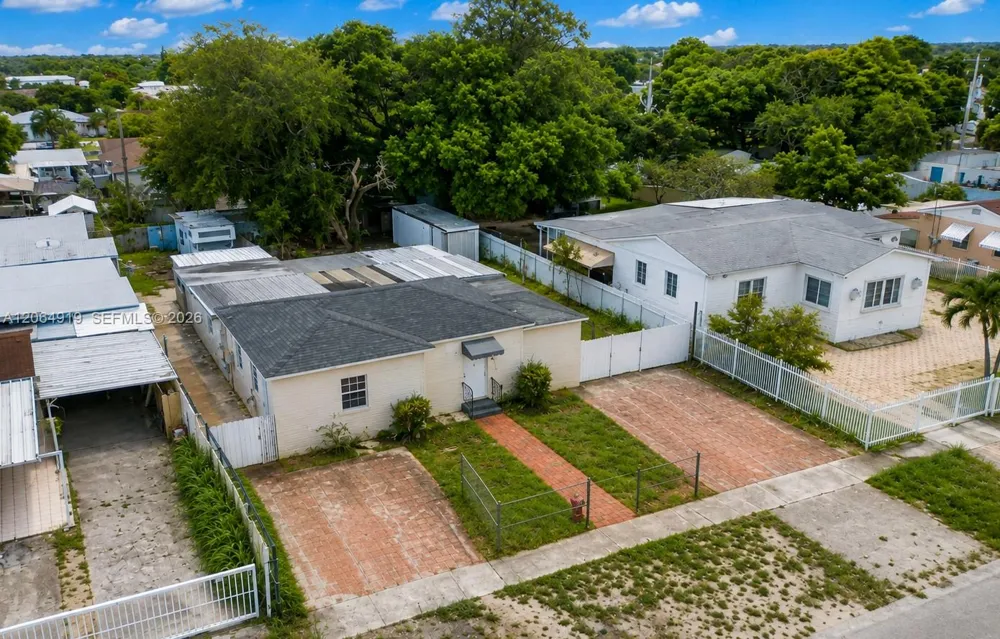 580 SE 2nd St Hialeah, FL 33010