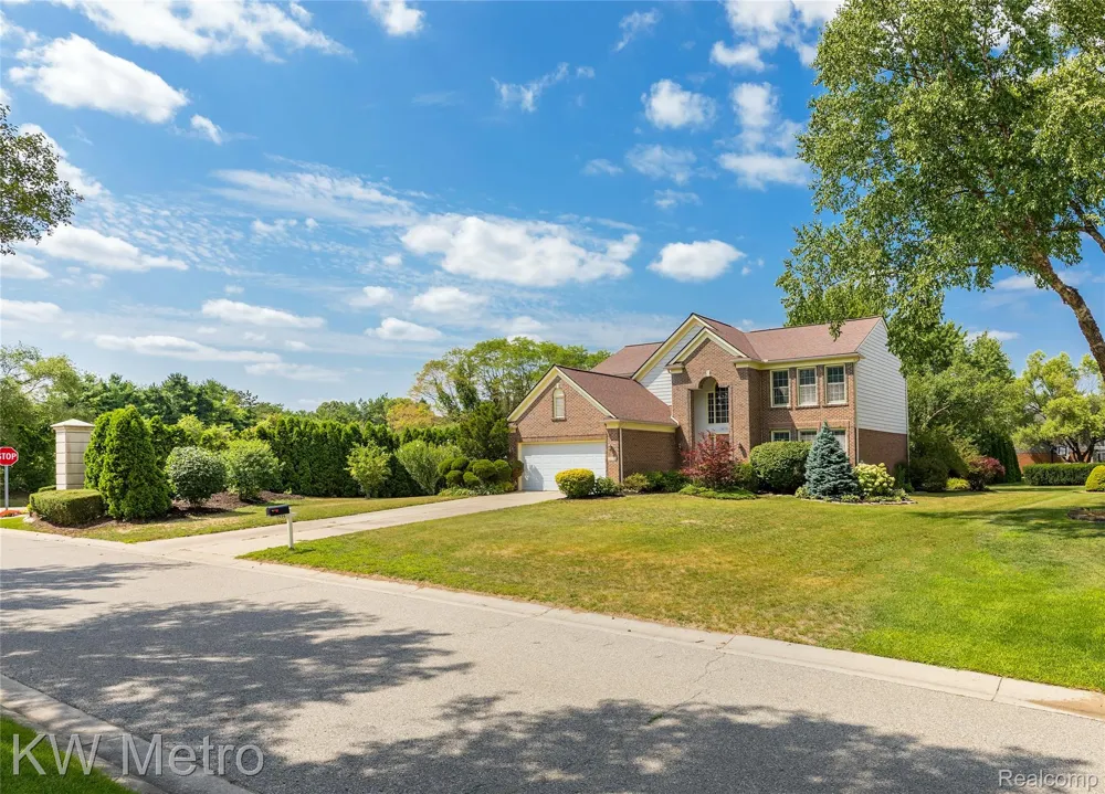 1496 Marina Pointe Boulevard Orion Charter Township, MI 48362