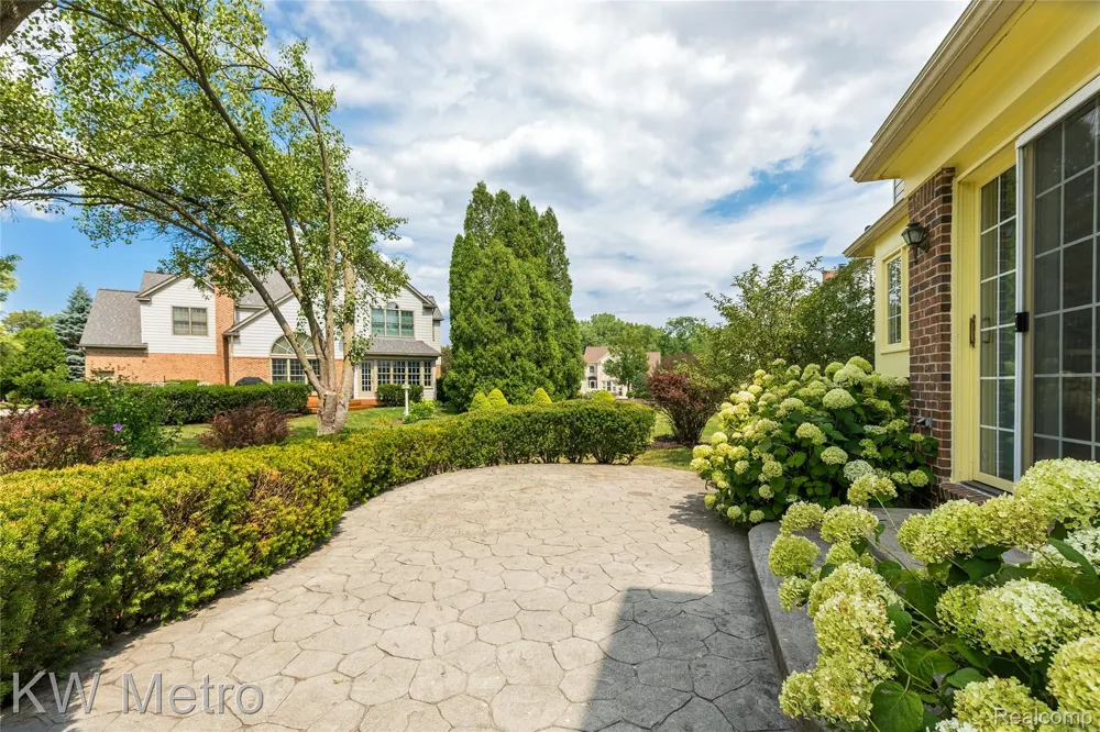 1496 Marina Pointe Boulevard Orion Charter Township, MI 48362
