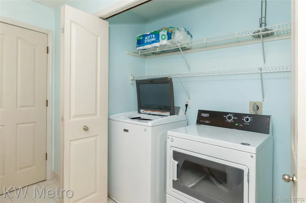 1496 Marina Pointe Boulevard Orion Charter Township, MI 48362