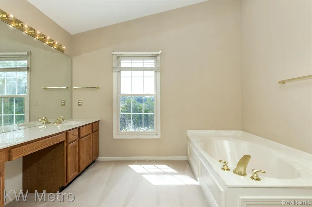 1496 Marina Pointe Boulevard Orion Charter Township, MI 48362