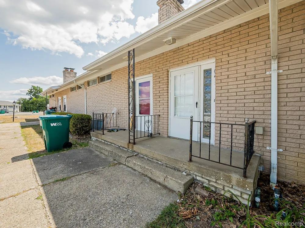 162 Summit View Court White Lake Charter Township, MI 48386