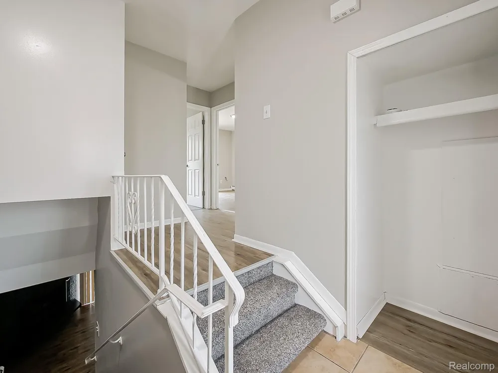 162 Summit View Court White Lake Charter Township, MI 48386
