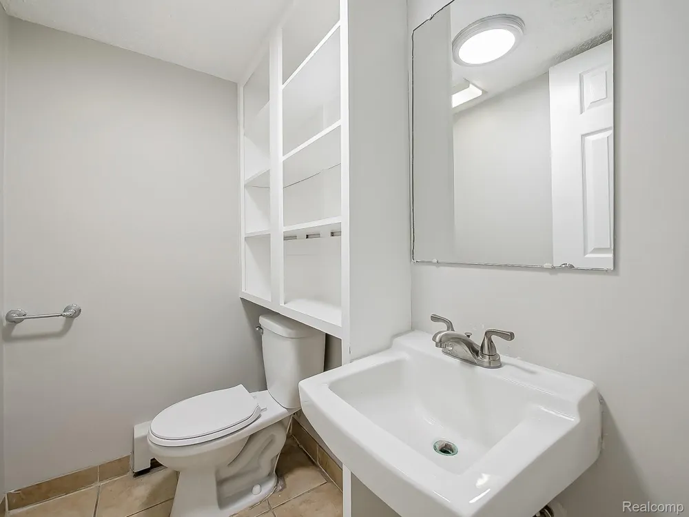 162 Summit View Court White Lake Charter Township, MI 48386