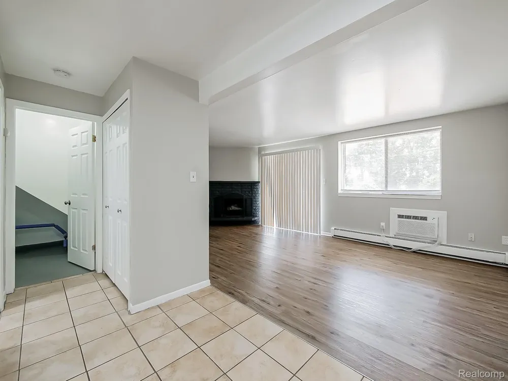 162 Summit View Court White Lake Charter Township, MI 48386