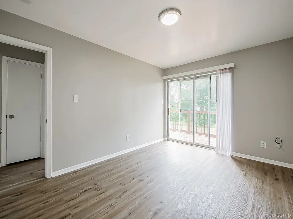 162 Summit View Court White Lake Charter Township, MI 48386