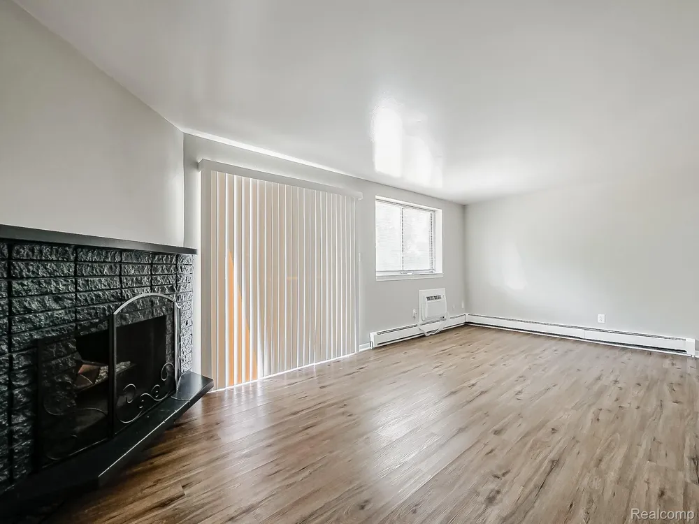 162 Summit View Court White Lake Charter Township, MI 48386