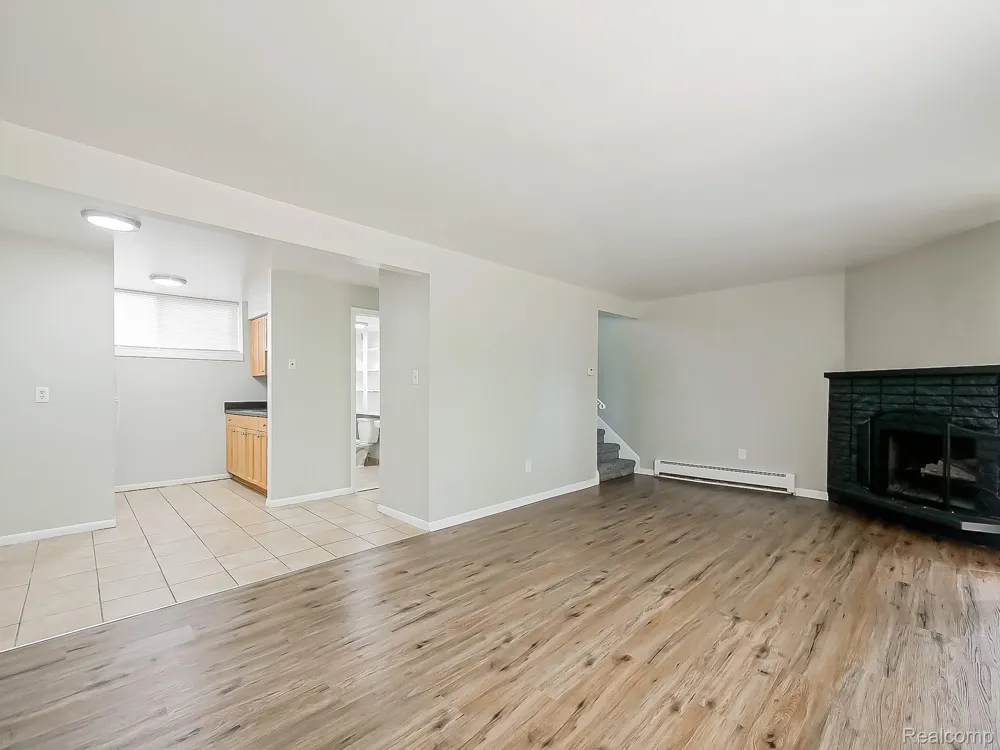 162 Summit View Court White Lake Charter Township, MI 48386