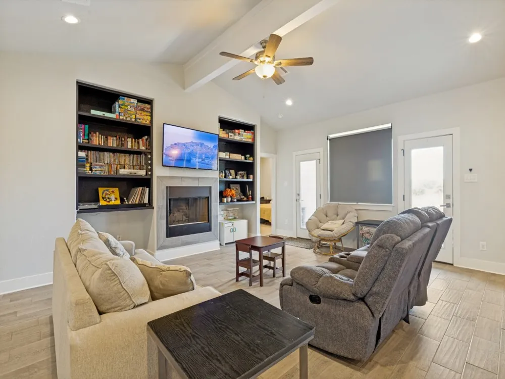310 Oakwood Avenue Jacksboro, TX 76458