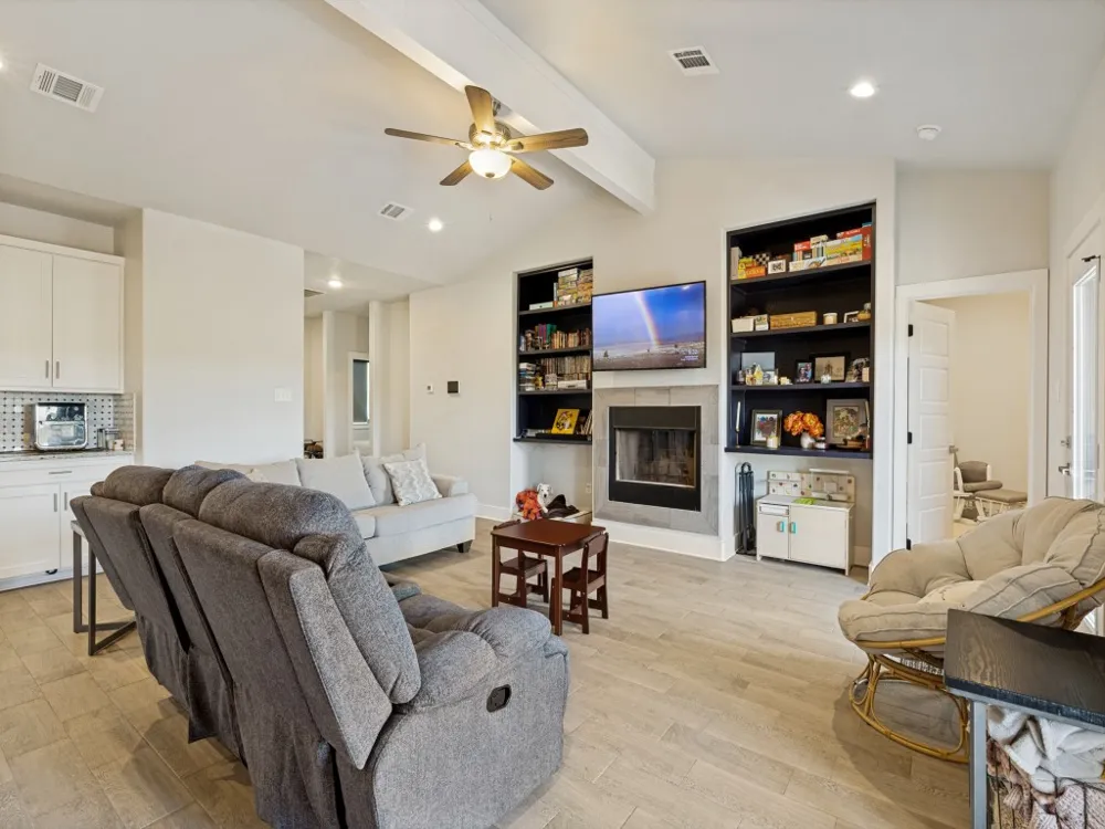 310 Oakwood Avenue Jacksboro, TX 76458