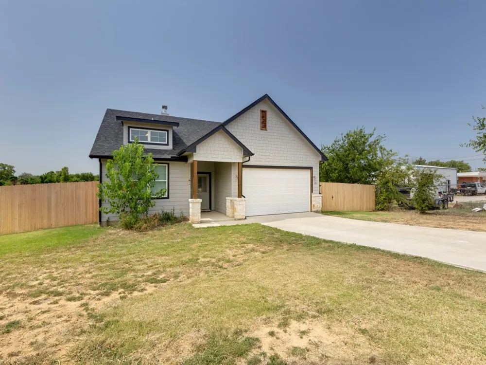 310 Oakwood Avenue Jacksboro, TX 76458