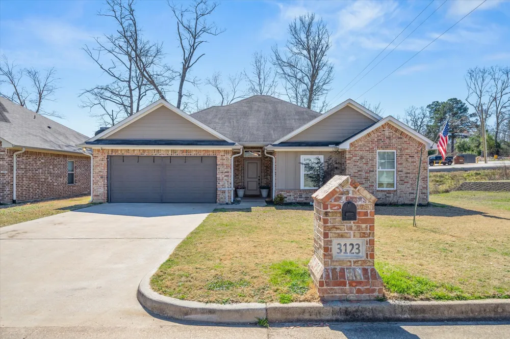 3123 Oak Bend Tyler, TX 75707