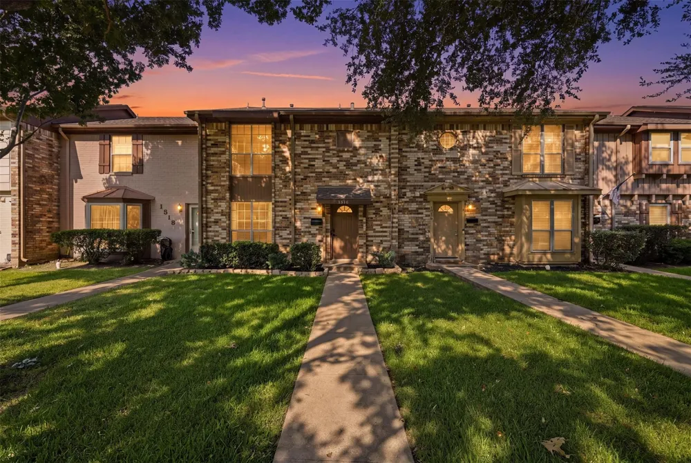 1516 S 8th Street La Porte, TX 77571