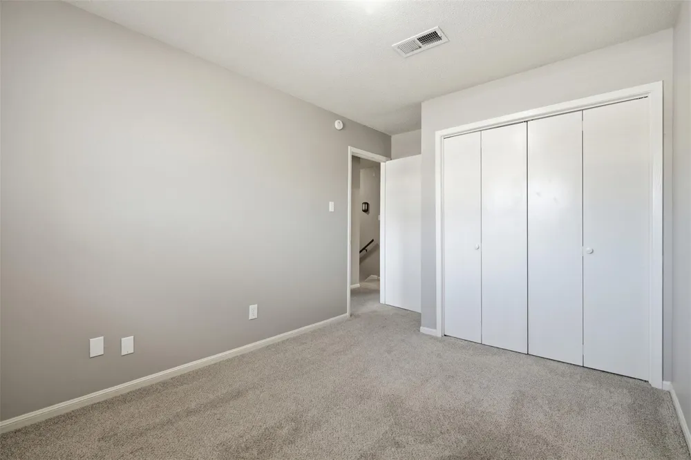 1516 S 8th Street La Porte, TX 77571