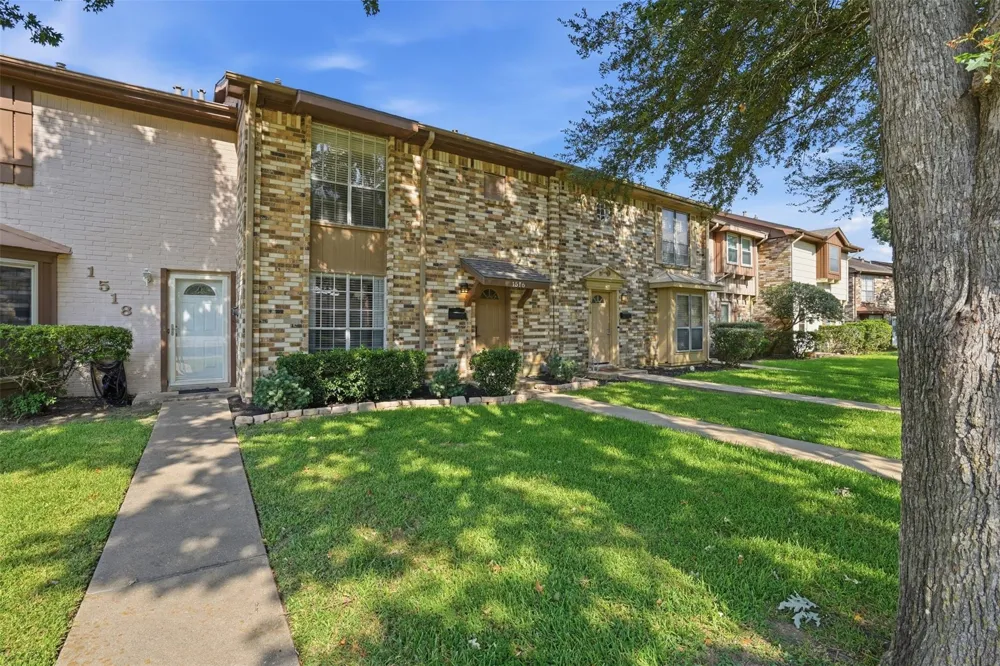 1516 S 8th Street La Porte, TX 77571
