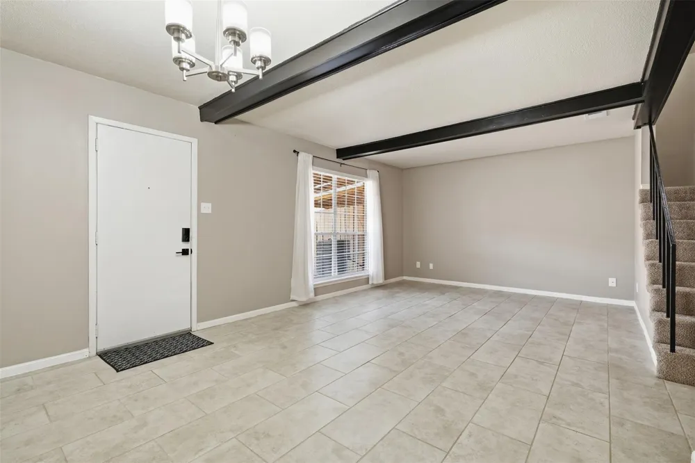 1516 S 8th Street La Porte, TX 77571