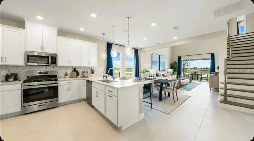 823 STEEL DRIVE Apollo Beach, FL 33572