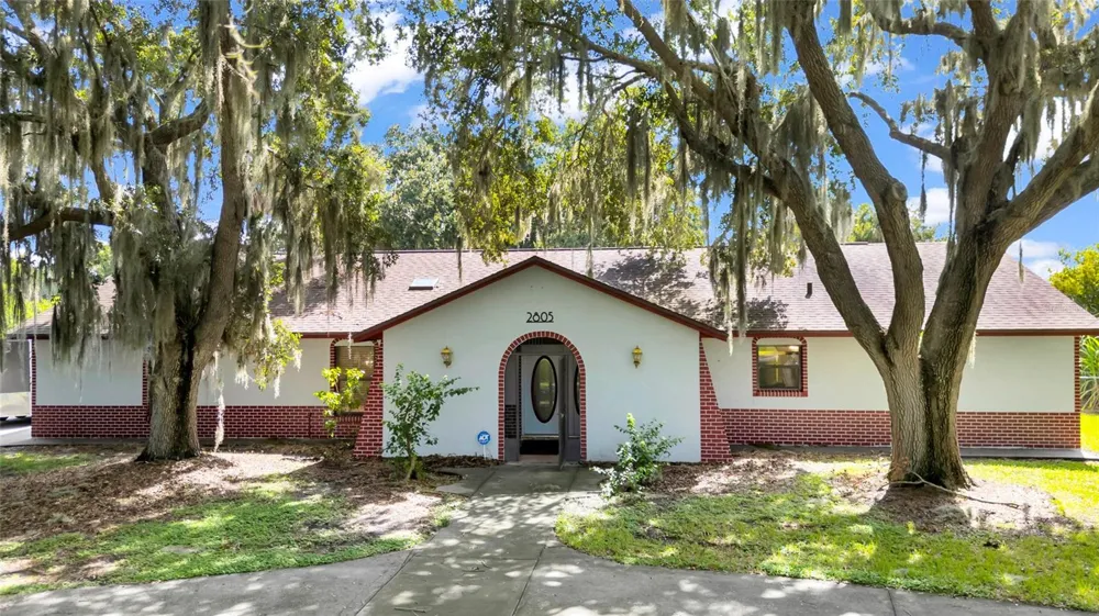 2805 LAKE TOHOPEKALIGA BOULEVARD Kissimmee, FL 34746