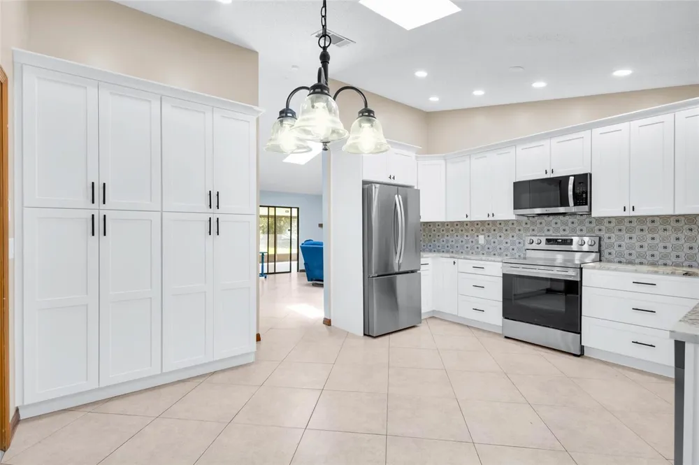 2805 LAKE TOHOPEKALIGA BOULEVARD Kissimmee, FL 34746