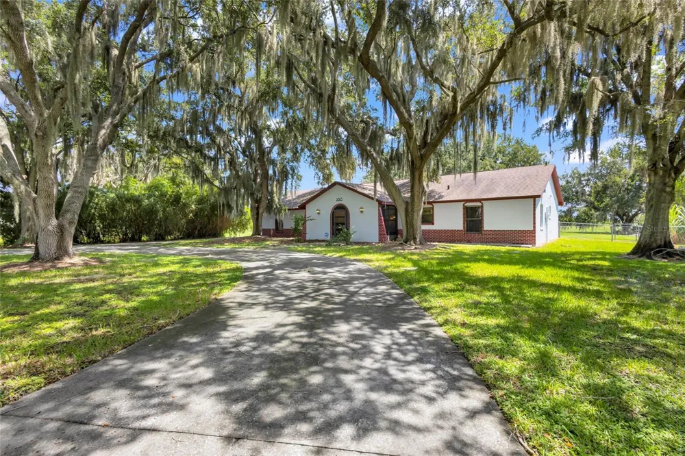 2805 LAKE TOHOPEKALIGA BOULEVARD Kissimmee, FL 34746