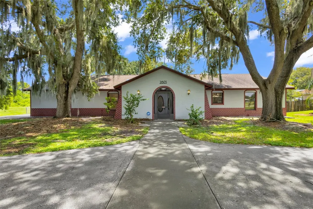 2805 LAKE TOHOPEKALIGA BOULEVARD Kissimmee, FL 34746
