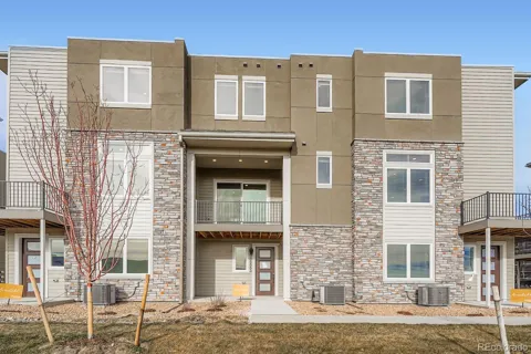 15538 W Washburn Avenue #18