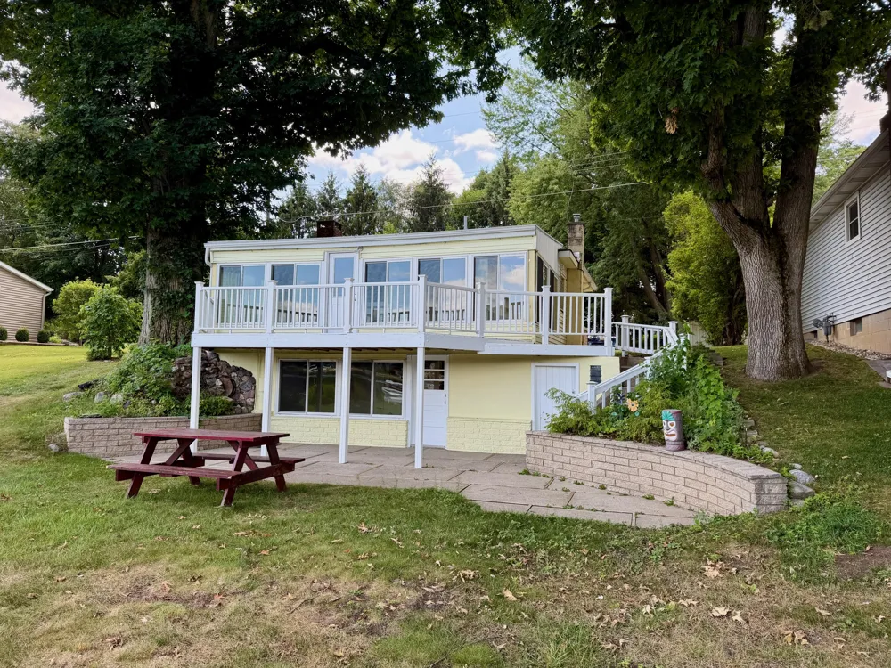 8980 Loveless Drive NE Rockford, MI 49341