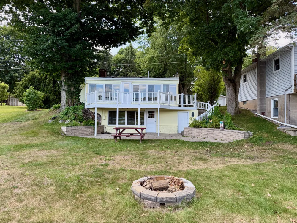 8980 Loveless Drive NE Rockford, MI 49341