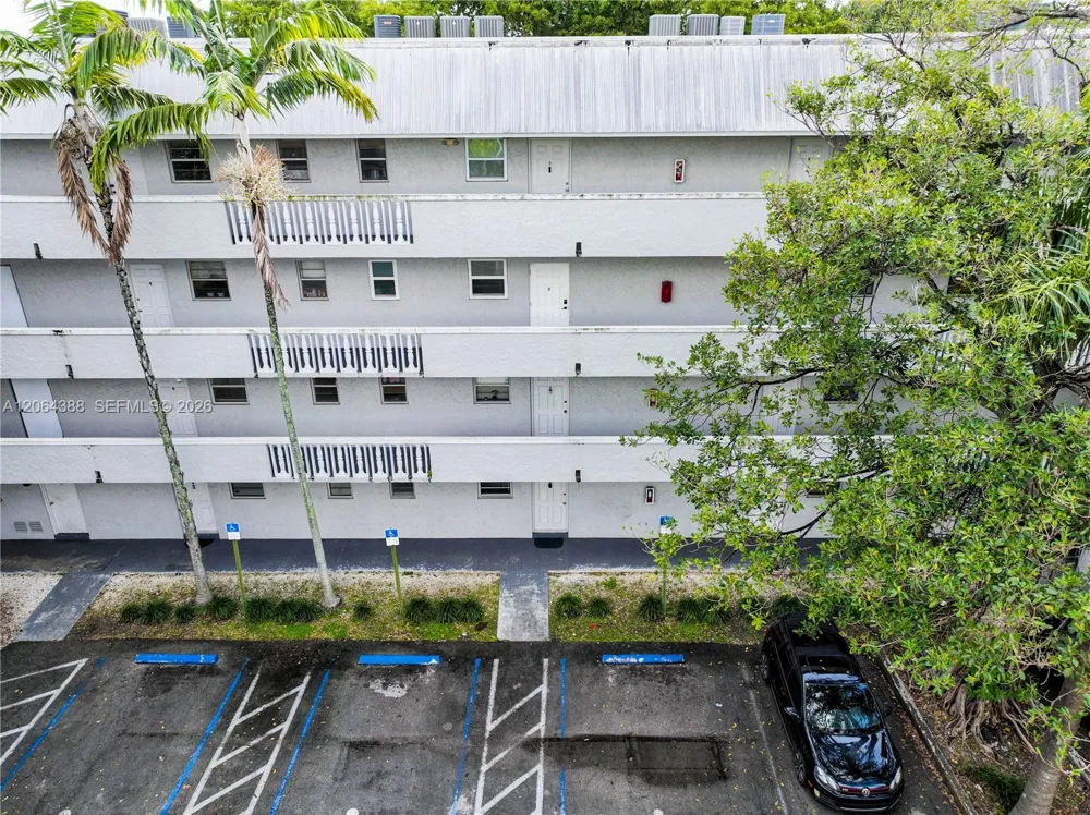 17255 SW 95th Ave #161 Palmetto Bay, FL 33157